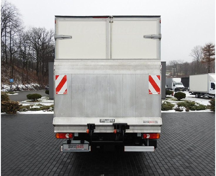 Furgoneta caja cerrada Citroën JUMPER KONTENER WINDA 8 PALET TEMPOMAT NAWIGACJA KLIMATYZACJA 1: foto 10 Furgoneta caja cerrada Citroën JUMPER KONTENER WINDA 8 PALET TEMPOMAT NAWIGACJA KLIMATYZACJA 1: foto 10