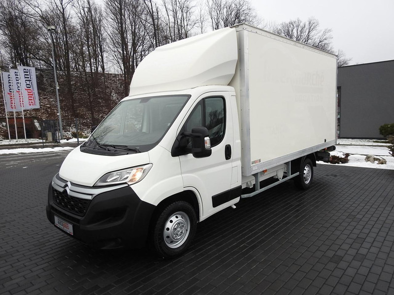 Furgoneta caja cerrada Citroën JUMPER KONTENER WINDA 8 PALET TEMPOMAT NAWIGACJA KLIMATYZACJA 1: foto 6 Furgoneta caja cerrada Citroën JUMPER KONTENER WINDA 8 PALET TEMPOMAT NAWIGACJA KLIMATYZACJA 1: foto 6