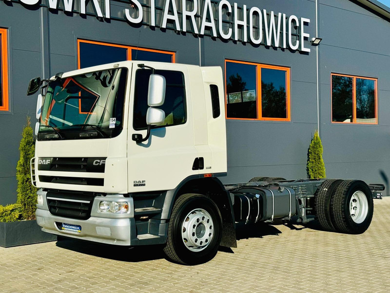 DAF DAF DAF CF 65.220 E5 // rama pod zabudowę !! // wywrotka kiper b - Camión chasis: foto 1 DAF DAF DAF CF 65.220 E5 // rama pod zabudowę !! // wywrotka kiper b - Camión chasis: foto 1