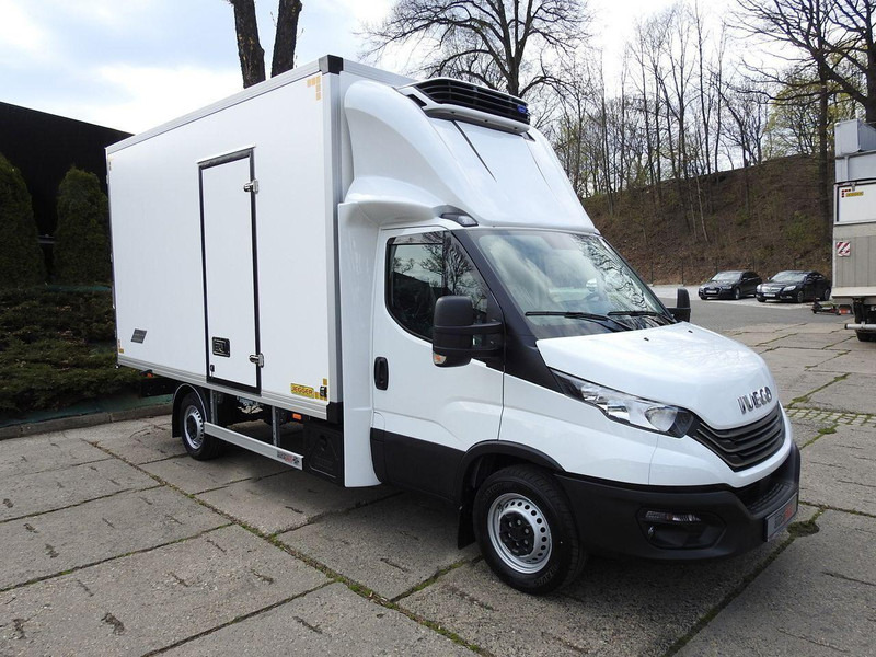 Iveco DAILY 35S16 NOWY KONTENER CHŁODNIA -10*C 8 PALET FUNKCJA GRZANIA - Furgoneta frigorifica: foto 4 Iveco DAILY 35S16 NOWY KONTENER CHŁODNIA -10*C 8 PALET FUNKCJA GRZANIA - Furgoneta frigorifica: foto 4
