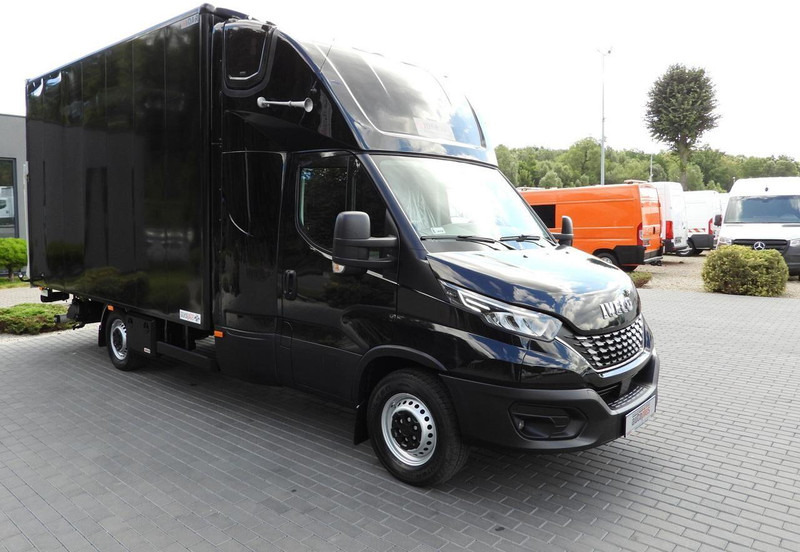 Iveco DAILY 35S18 KONTENER WINDA 8 PALET WEBASTO TEMPOMAT NAWIGACJA LE - Furgoneta caja cerrada: foto 4 Iveco DAILY 35S18 KONTENER WINDA 8 PALET WEBASTO TEMPOMAT NAWIGACJA LE - Furgoneta caja cerrada: foto 4