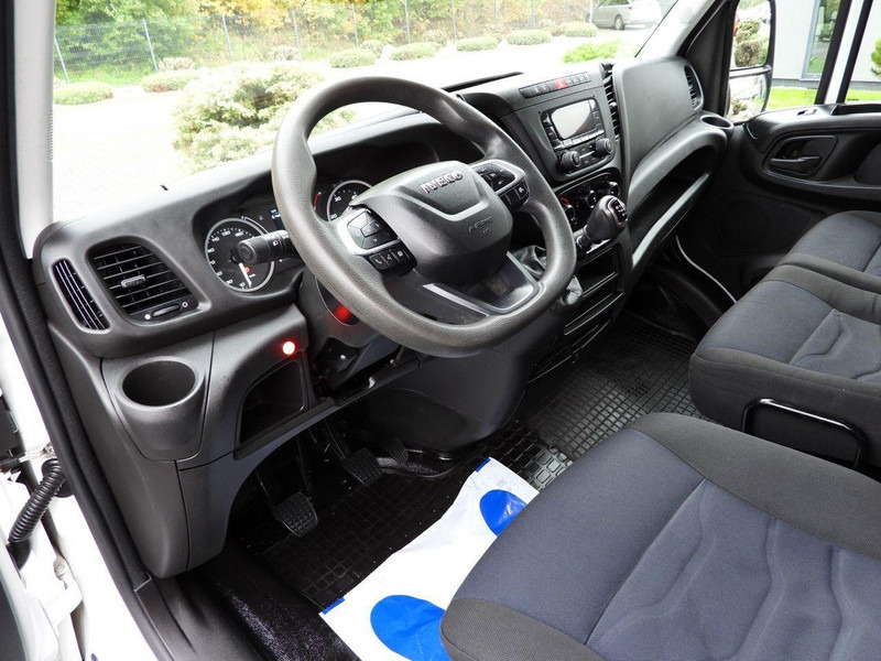 Iveco DAILY 35S18 PLANDEKA WINDA 8 PALET WEBASTO TEMPOMAT KLIMATYZACJA - Furgoneta con lona: foto 2 Iveco DAILY 35S18 PLANDEKA WINDA 8 PALET WEBASTO TEMPOMAT KLIMATYZACJA - Furgoneta con lona: foto 2