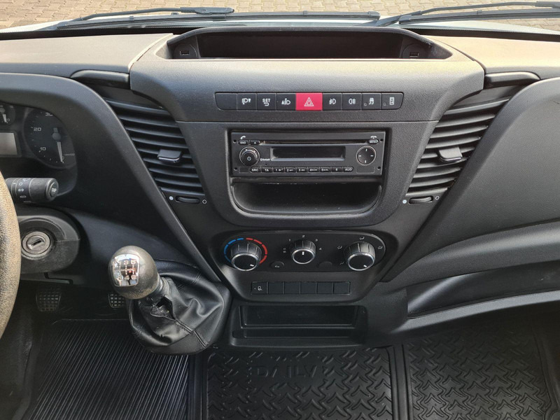 Furgoneta con lona Iveco Daily 35 C15 Doka Curtain side: foto 16