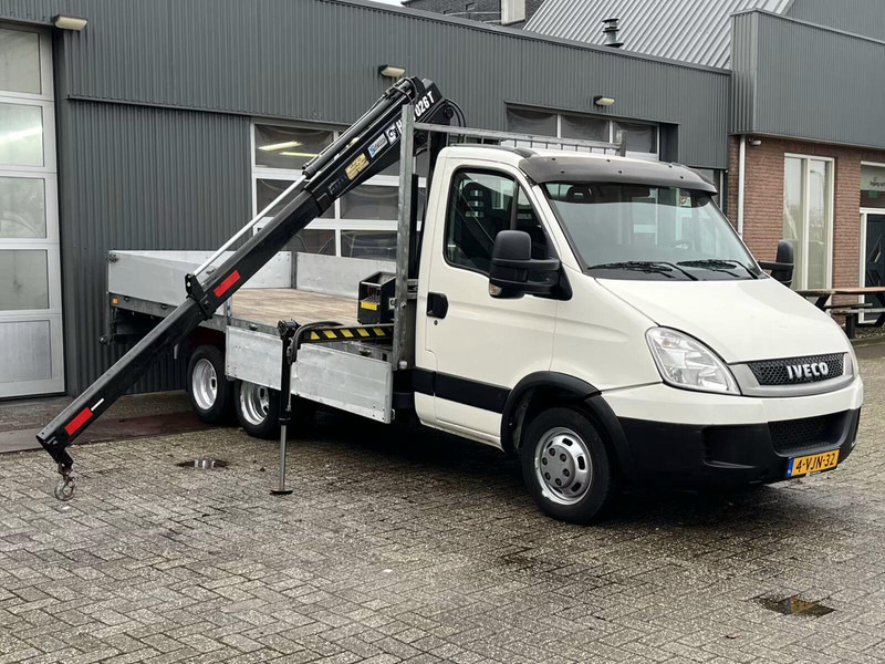 Iveco Daily 40C17 - Flatbed truck + crane - Furgoneta caja abierta: foto 2 Iveco Daily 40C17 - Flatbed truck + crane - Furgoneta caja abierta: foto 2
