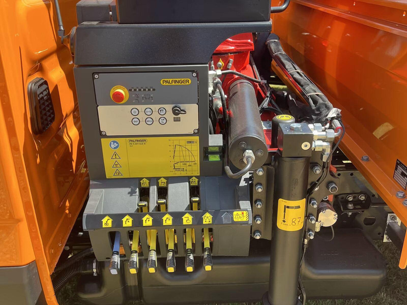 Iveco Daily 70C18H - Flatbed+crane - Camión caja abierta, Camión grúa: foto 3 Iveco Daily 70C18H - Flatbed+crane - Camión caja abierta, Camión grúa: foto 3