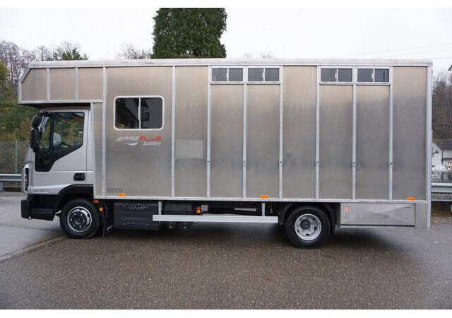 Iveco EUROCARGO 80-190 Lószállító - Camión transporte de ganado: foto 4 Iveco EUROCARGO 80-190 Lószállító - Camión transporte de ganado: foto 4