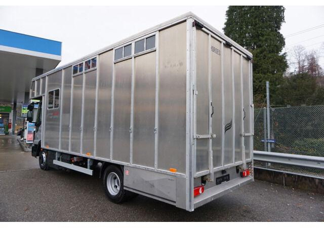 Iveco EUROCARGO 80-190 Lószállító - Camión transporte de ganado: foto 5 Iveco EUROCARGO 80-190 Lószállító - Camión transporte de ganado: foto 5