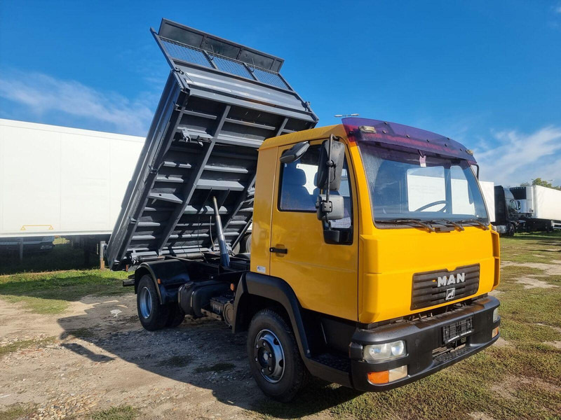 MAN LE 8.180 Meiller Kipper Three-Sided Tipper - 3 old. billencs - T - Camión volquete: foto 1 MAN LE 8.180 Meiller Kipper Three-Sided Tipper - 3 old. billencs - T - Camión volquete: foto 1