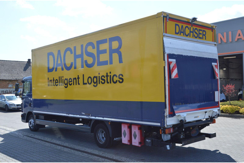 MAN TGL 12.250 CONTAINER+LIFT 1500 kg - Camión caja cerrada: foto 3 MAN TGL 12.250 CONTAINER+LIFT 1500 kg - Camión caja cerrada: foto 3