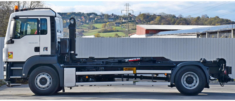 MAN TGS 18.320 Abrollkipper * Top Zustand! - Camión multibasculante: foto 3 MAN TGS 18.320 Abrollkipper * Top Zustand! - Camión multibasculante: foto 3