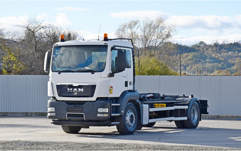 MAN TGS 18.320 Abrollkipper * Top Zustand! - Camión multibasculante: foto 1 MAN TGS 18.320 Abrollkipper * Top Zustand! - Camión multibasculante: foto 1