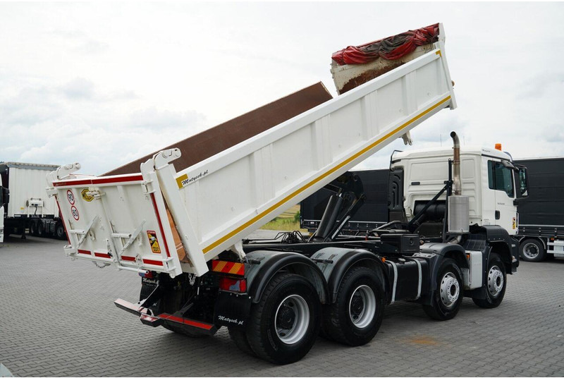 MAN TGS 35.440 / 8X4 / WYWROTKA 2 STR. / HYDROBURTA / BORDMATIC / ZA - Camión volquete: foto 4 MAN TGS 35.440 / 8X4 / WYWROTKA 2 STR. / HYDROBURTA / BORDMATIC / ZA - Camión volquete: foto 4