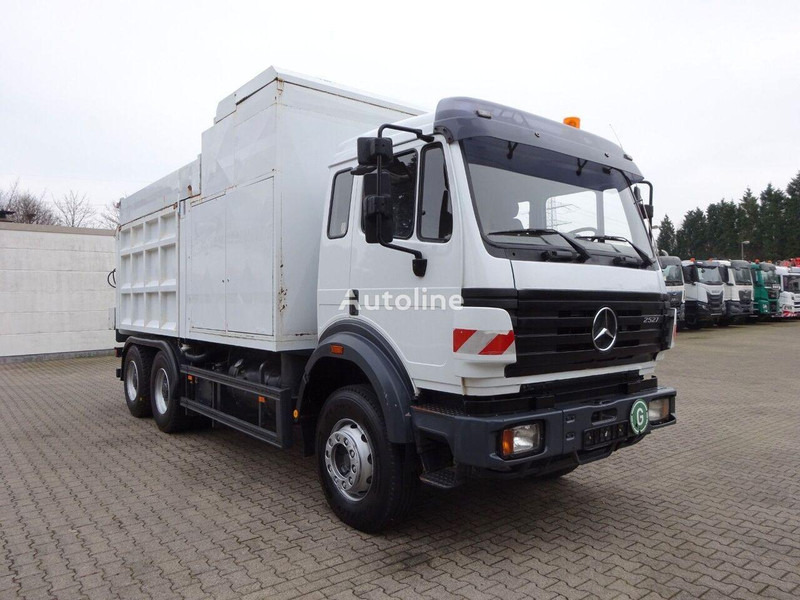 Mercedes-Benz 2527 - Vacuum truck 6x4 - Limpieza de alcantarillado: foto 2 Mercedes-Benz 2527 - Vacuum truck 6x4 - Limpieza de alcantarillado: foto 2