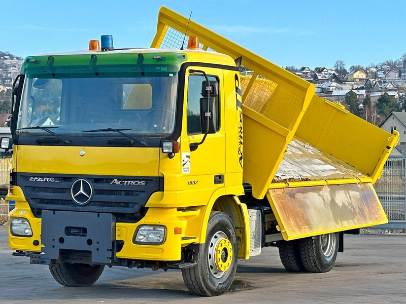 Mercedes-Benz ACTROS 1832 - Camión volquete: foto 3 Mercedes-Benz ACTROS 1832 - Camión volquete: foto 3