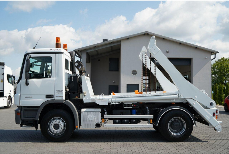 Mercedes-Benz ACTROS 1836 / 4X2 / BRAMOWIEC / PALFINGER M12T / EURO 6 / SPROW - Camión portacontenedor de cadenas: foto 2 Mercedes-Benz ACTROS 1836 / 4X2 / BRAMOWIEC / PALFINGER M12T / EURO 6 / SPROW - Camión portacontenedor de cadenas: foto 2