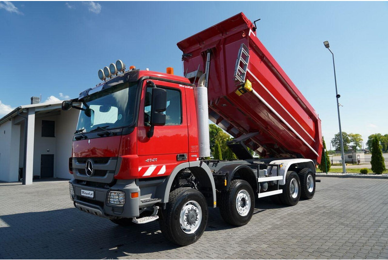 Mercedes-Benz ACTROS 4141 / 8X6 / WYWROTKA TYLNOZSYPOWA / MEILLER KIPPER 5.3M - Camión volquete: foto 2 Mercedes-Benz ACTROS 4141 / 8X6 / WYWROTKA TYLNOZSYPOWA / MEILLER KIPPER 5.3M - Camión volquete: foto 2
