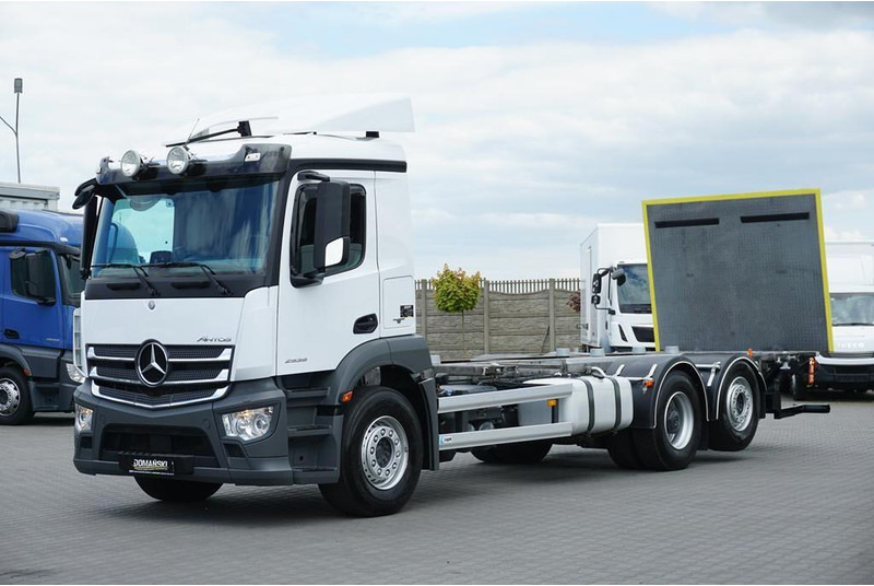 Mercedes-Benz ANTOS / 2535 / ACC / E 6 / BDF + WINDA / 7.15 , 7.45, 7.82 M / O - Camión portacontenedore/ Intercambiable: foto 2 Mercedes-Benz ANTOS / 2535 / ACC / E 6 / BDF + WINDA / 7.15 , 7.45, 7.82 M / O - Camión portacontenedore/ Intercambiable: foto 2