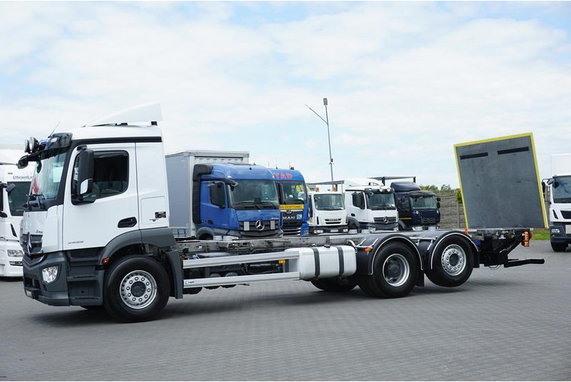 Mercedes-Benz ANTOS / 2535 / ACC / E 6 / BDF + WINDA / 7.15 , 7.45, 7.82 M / O - Camión portacontenedore/ Intercambiable: foto 3 Mercedes-Benz ANTOS / 2535 / ACC / E 6 / BDF + WINDA / 7.15 , 7.45, 7.82 M / O - Camión portacontenedore/ Intercambiable: foto 3