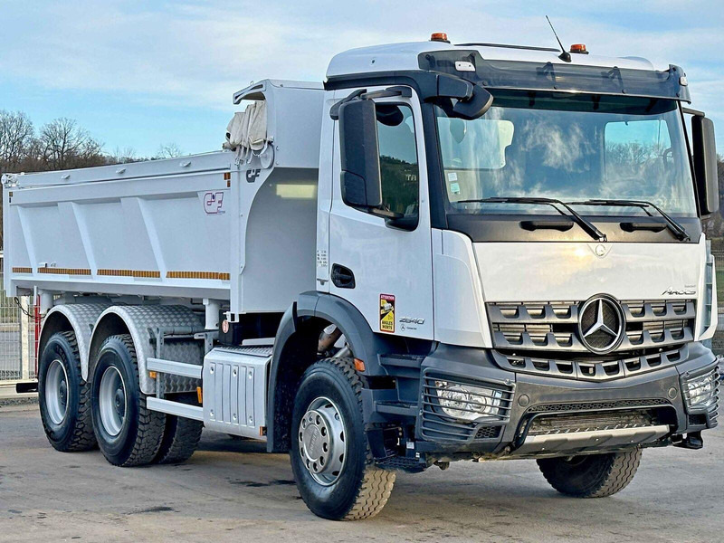 Mercedes-Benz AROCS 2640* KIPPER 5,10 + BORDMATIC / 6x4 - Camión volquete: foto 4 Mercedes-Benz AROCS 2640* KIPPER 5,10 + BORDMATIC / 6x4 - Camión volquete: foto 4