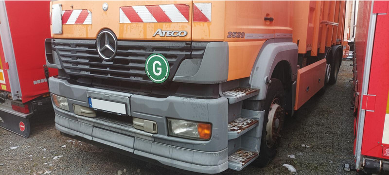 Mercedes-Benz ATEGO 2528 2628 ZOELLER MEDIUM Garbage Truck - Camión de basura: foto 1 Mercedes-Benz ATEGO 2528 2628 ZOELLER MEDIUM Garbage Truck - Camión de basura: foto 1