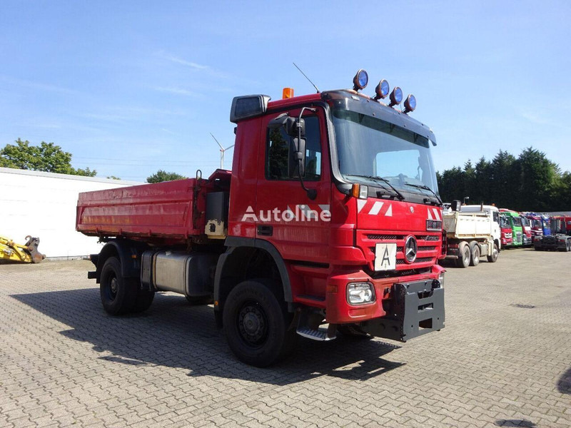 Mercedes-Benz Actros 1832 - 3 way tipper - Camión volquete: foto 2 Mercedes-Benz Actros 1832 - 3 way tipper - Camión volquete: foto 2