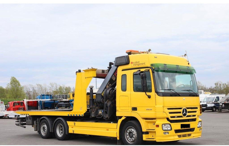 Mercedes-Benz Actros 2532 Vehicle transporter + crane Hiab 477EP-5 HiPro 6x2 - Camión portavehículos: foto 3 Mercedes-Benz Actros 2532 Vehicle transporter + crane Hiab 477EP-5 HiPro 6x2 - Camión portavehículos: foto 3