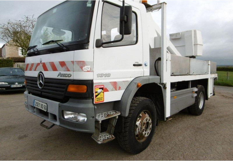 Mercedes-Benz Atego 1318 Nacelle - Lifting basket truck - Camión con plataforma elevadora: foto 1 Mercedes-Benz Atego 1318 Nacelle - Lifting basket truck - Camión con plataforma elevadora: foto 1