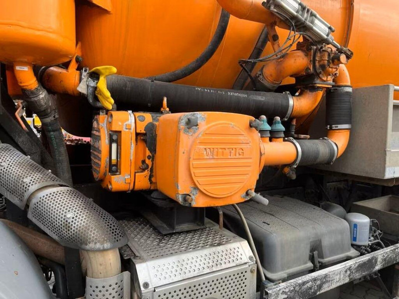 Mercedes-Benz Axor 1833 - Vacuum truck - Limpieza de alcantarillado: foto 5 Mercedes-Benz Axor 1833 - Vacuum truck - Limpieza de alcantarillado: foto 5