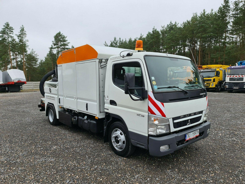 Mitsubishi CANTER Szippantóskocsi - Limpieza de alcantarillado: foto 1 Mitsubishi CANTER Szippantóskocsi - Limpieza de alcantarillado: foto 1
