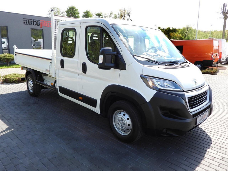 Peugeot BOXER WYWROTKA PODWÓJNA KABINA DOKA 7 MIEJSC TEMPOMAT KLIMATYZA - Camión volquete: foto 4 Peugeot BOXER WYWROTKA PODWÓJNA KABINA DOKA 7 MIEJSC TEMPOMAT KLIMATYZA - Camión volquete: foto 4