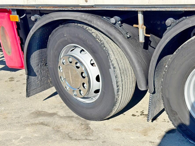 Camión caja cerrada Renault T380: foto 11