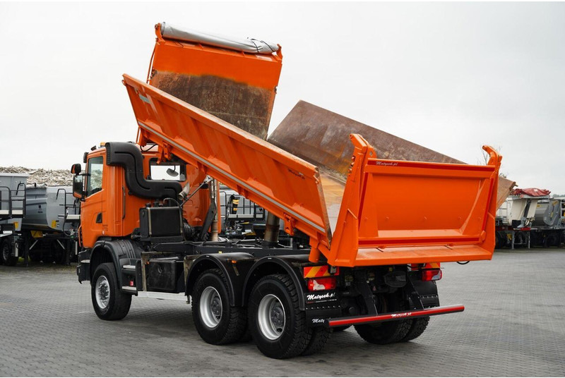 Scania G 440 / 6x6 / WYWROTKA TRZY-STRONNA / 2X HYDROBURTA / BOARDMATIC - Camión volquete: foto 4 Scania G 440 / 6x6 / WYWROTKA TRZY-STRONNA / 2X HYDROBURTA / BOARDMATIC - Camión volquete: foto 4