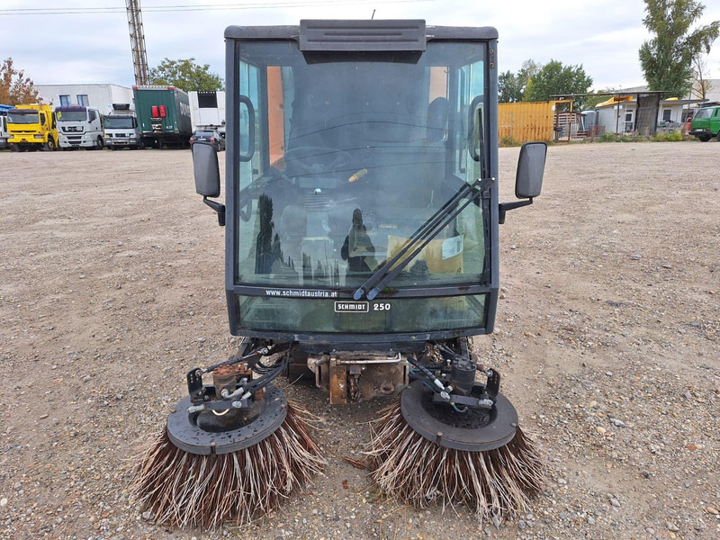 Schmidt Swingo 250 - Sweeper - Barredora vial: foto 2 Schmidt Swingo 250 - Sweeper - Barredora vial: foto 2