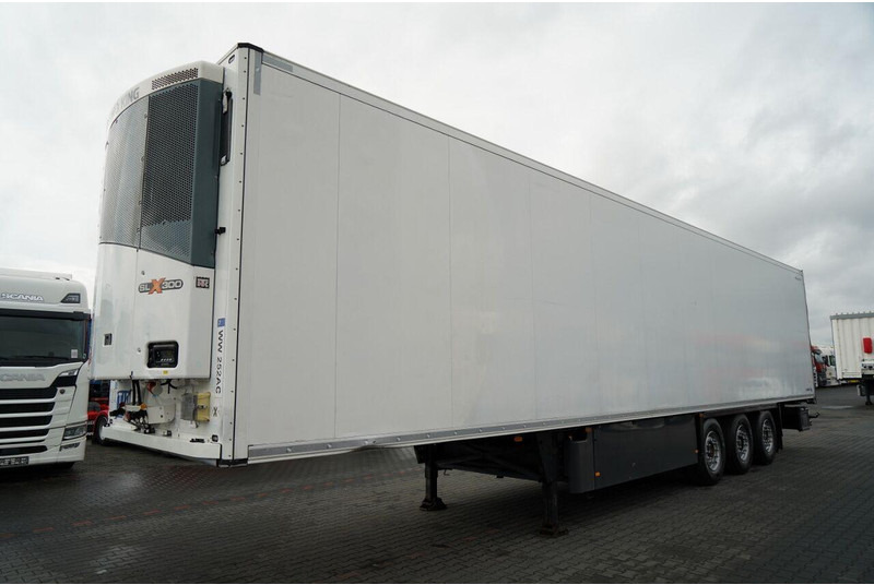 Schmitz Cargobull CHŁODNIA / THERMO KING SLX 300 / HAKÓWKA / HAKOWA / OŚ PODNOSZON - Semirremolque frigorífico: foto 3 Schmitz Cargobull CHŁODNIA / THERMO KING SLX 300 / HAKÓWKA / HAKOWA / OŚ PODNOSZON - Semirremolque frigorífico: foto 3
