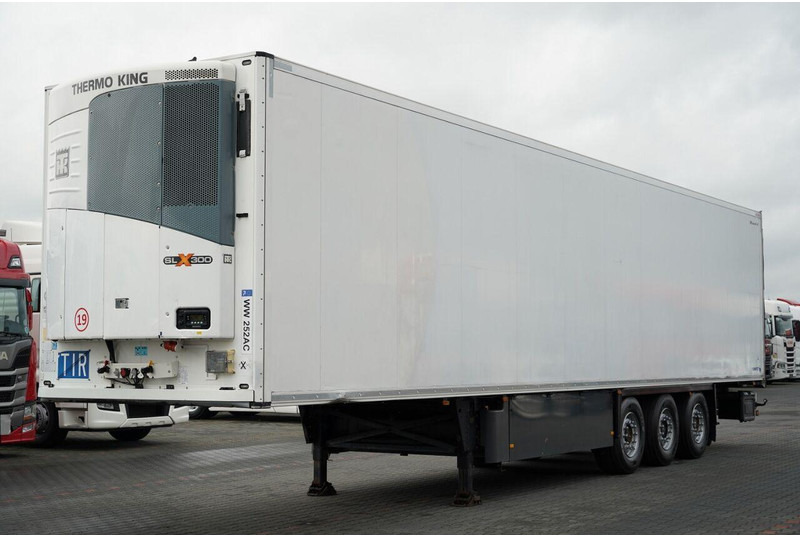 Schmitz Cargobull CHŁODNIA / THERMO KING SLX 300 / HAKÓWKA / HAKOWA / OŚ PODNOSZON - Semirremolque frigorífico: foto 2 Schmitz Cargobull CHŁODNIA / THERMO KING SLX 300 / HAKÓWKA / HAKOWA / OŚ PODNOSZON - Semirremolque frigorífico: foto 2