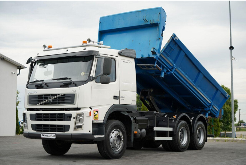 Volvo FM 360 / 6x4 / WYWROTKA DWUSTRONNA / HYDROBURTA / MANUAL / SPROW - Camión volquete: foto 1 Volvo FM 360 / 6x4 / WYWROTKA DWUSTRONNA / HYDROBURTA / MANUAL / SPROW - Camión volquete: foto 1