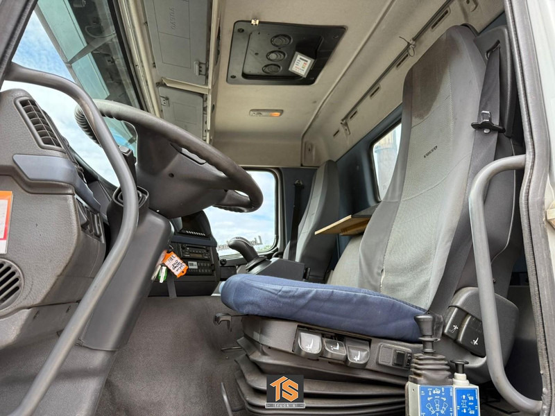 Volvo FM2000-T TERBERG 8X8 - EURO 5 - AUTOMATIC - KIPPER/TIPPER - NL TRUCK - ISOLATED HARDOX - TOP! - Camión volquete: foto 4 Volvo FM2000-T TERBERG 8X8 - EURO 5 - AUTOMATIC - KIPPER/TIPPER - NL TRUCK - ISOLATED HARDOX - TOP! - Camión volquete: foto 4