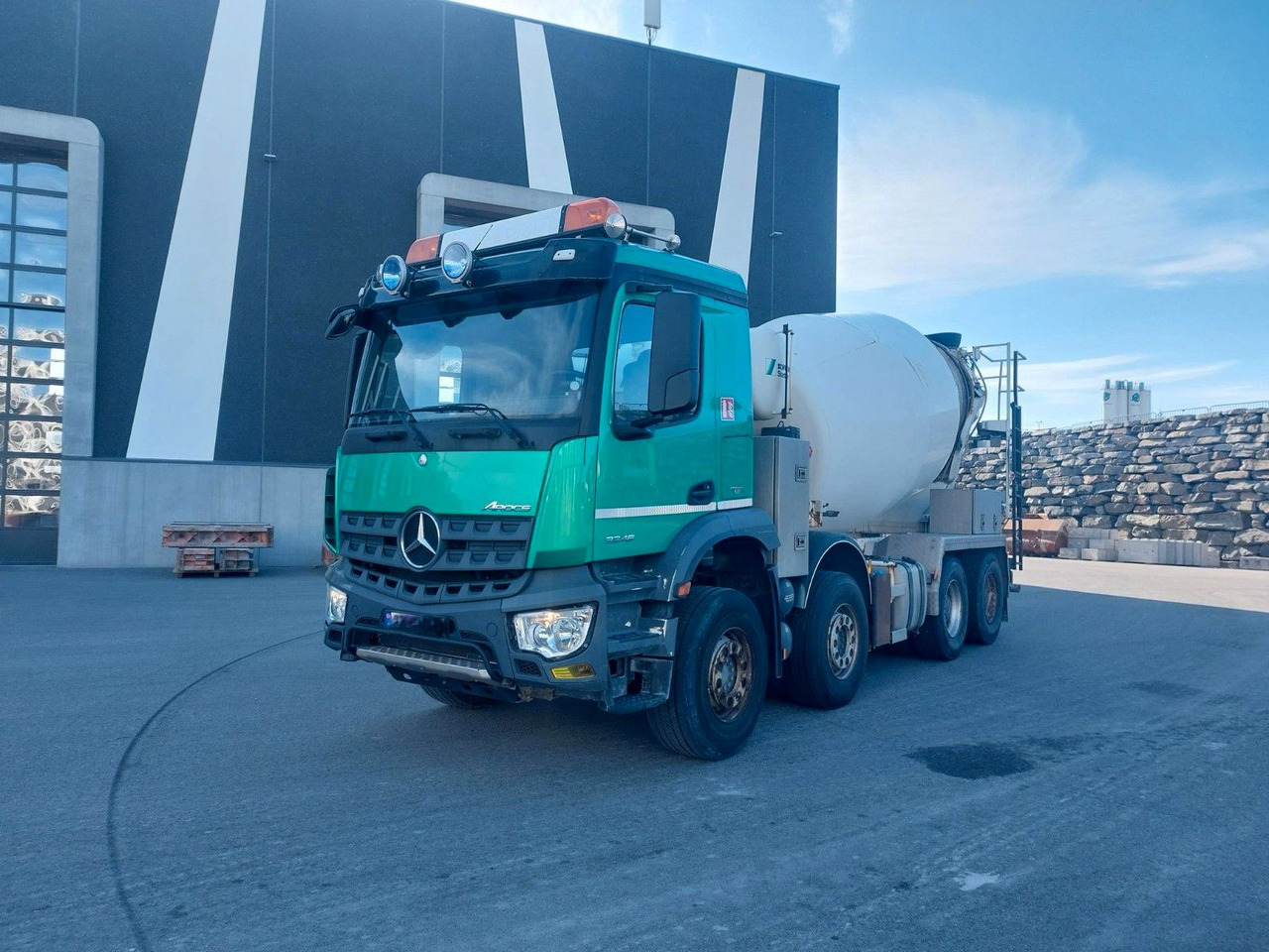 Mercedes-Benz 3246 8x4 / 9 m3 stetter - Camión hormigonera: foto 2 Mercedes-Benz 3246 8x4 / 9 m3 stetter - Camión hormigonera: foto 2