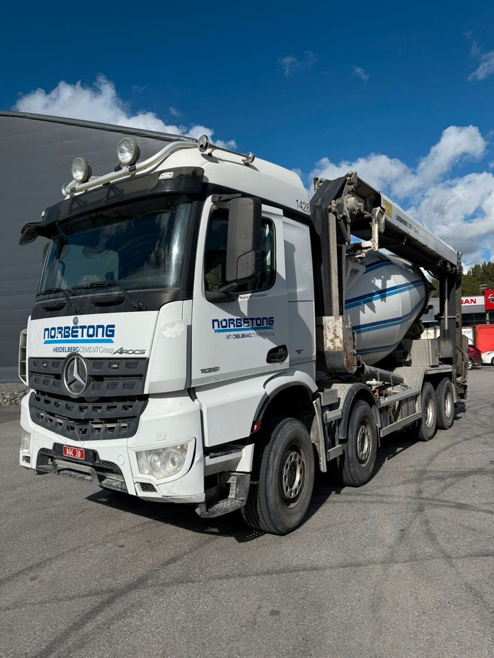 Mercedes-Benz 3251 / 9 m3 mixer + Liebher 12+4 - Camión hormigonera: foto 3 Mercedes-Benz 3251 / 9 m3 mixer + Liebher 12+4 - Camión hormigonera: foto 3
