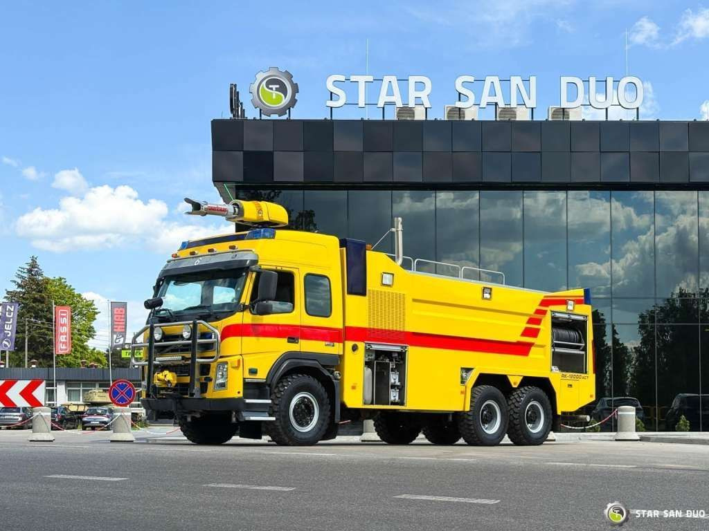 Volvo  FM 460 6x6 Rosenbauer Fire Truck LSP Water Tank - Camión: foto 5 Volvo  FM 460 6x6 Rosenbauer Fire Truck LSP Water Tank - Camión: foto 5