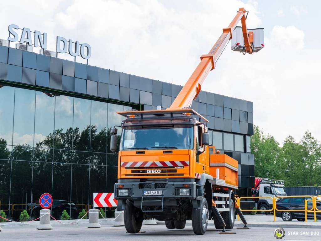 Iveco CURSOR 240 4x4 RUTHMANN T225 22,5 Meters Lift - Camión con plataforma elevadora: foto 5 Iveco CURSOR 240 4x4 RUTHMANN T225 22,5 Meters Lift - Camión con plataforma elevadora: foto 5