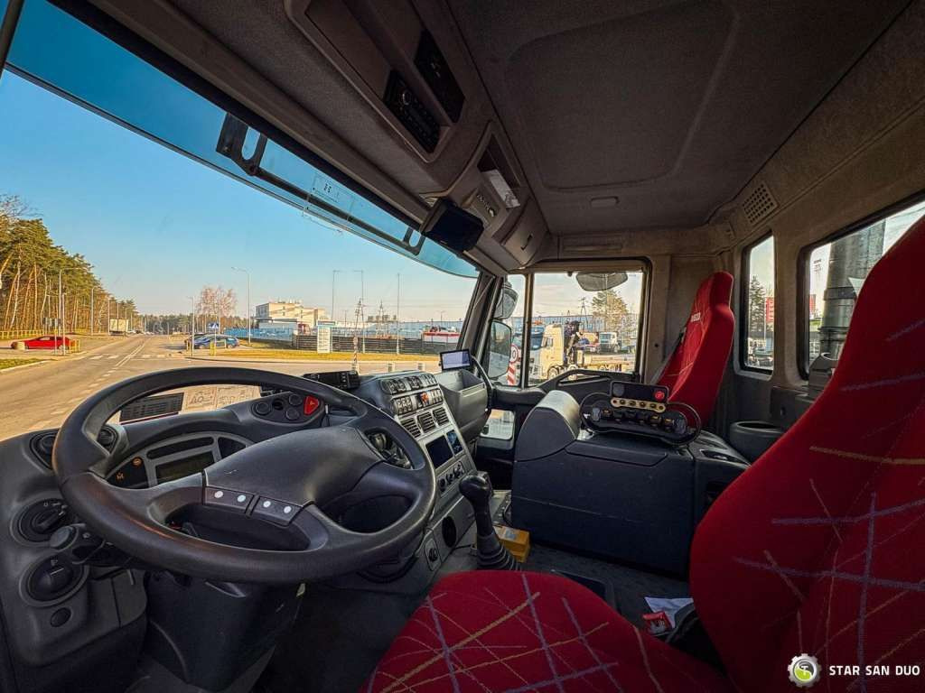 Leasing para  Iveco  TRAKKER 450  6x6 PM41S FLY JIB Crane Kipper Iveco  TRAKKER 450  6x6 PM41S FLY JIB Crane Kipper: foto 15