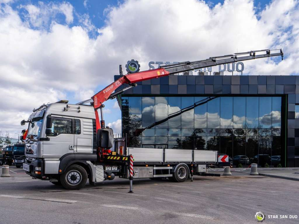 MAN TGA 18.350 4x4 Fassi F235 Crane Kran - Camión grúa: foto 2 MAN TGA 18.350 4x4 Fassi F235 Crane Kran - Camión grúa: foto 2
