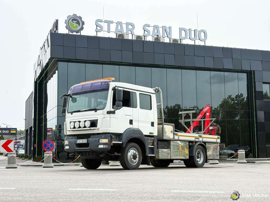 MAN TGM 13.290 4x4 FASSI F40B22 Crane Camper DOKA - Camión grúa: foto 2 MAN TGM 13.290 4x4 FASSI F40B22 Crane Camper DOKA - Camión grúa: foto 2