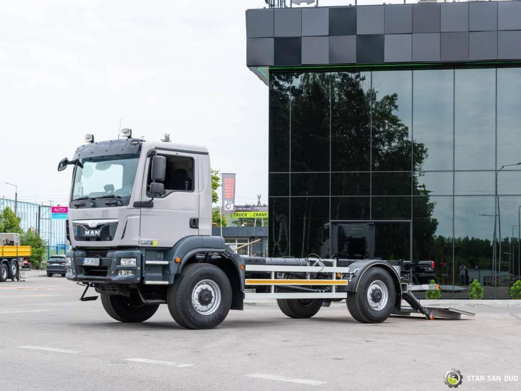 MAN TGM 18.290 4x4 Chassis Camper Single Wheels - Camión chasis: foto 4 MAN TGM 18.290 4x4 Chassis Camper Single Wheels - Camión chasis: foto 4
