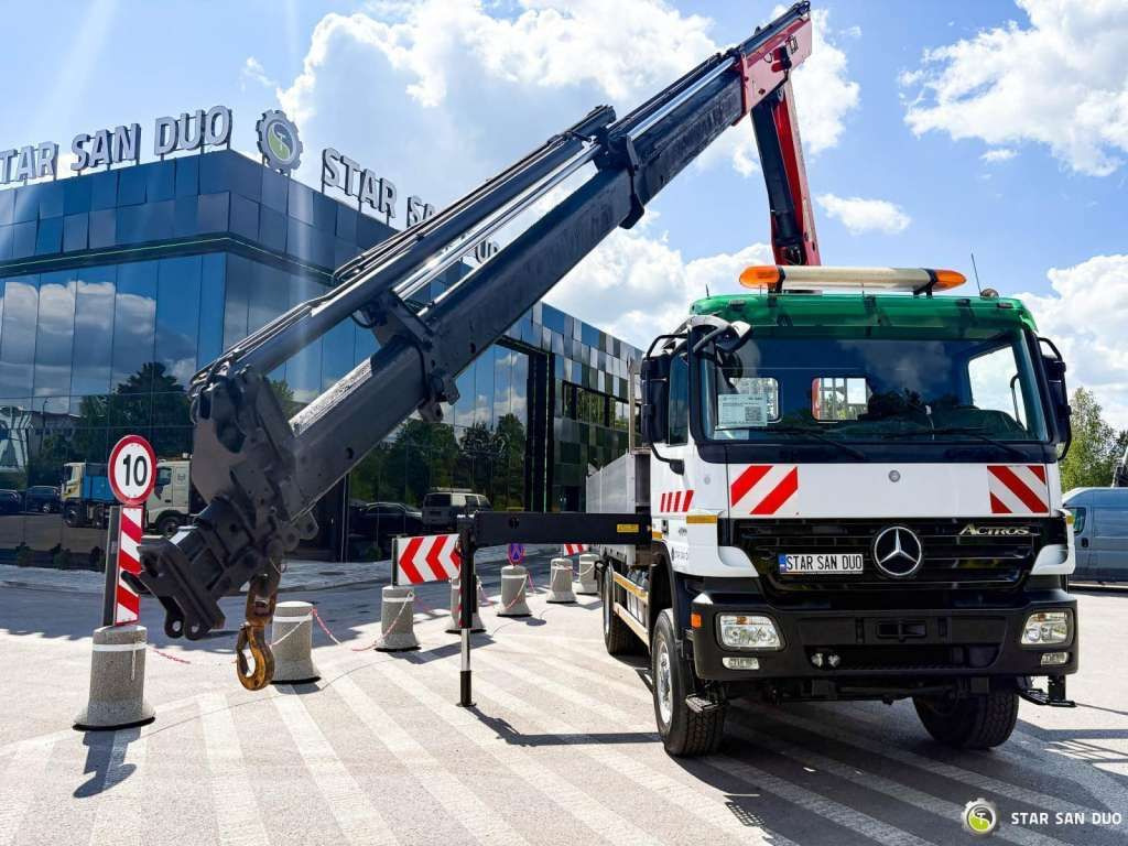 Mercedes-Benz ACTROS 2044A 4x4 Palfinger PK 20002 hds Crane - Camión grúa: foto 4 Mercedes-Benz ACTROS 2044A 4x4 Palfinger PK 20002 hds Crane - Camión grúa: foto 4