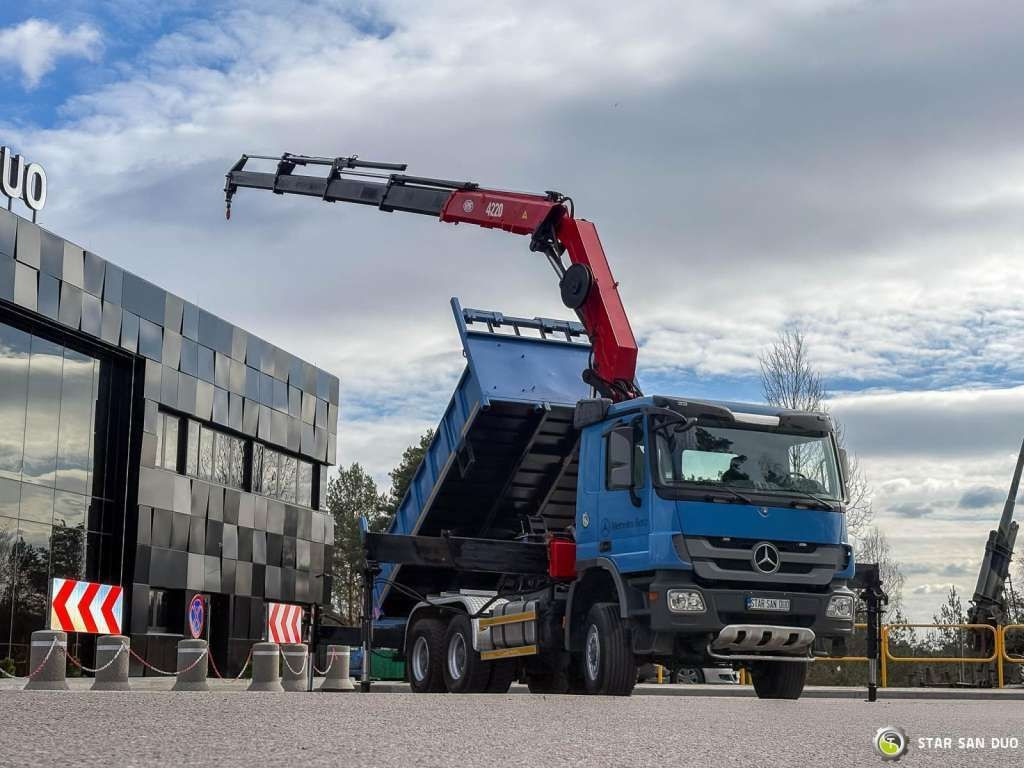 Mercedes-Benz ACTROS 3341 6x6 HMF 4220 K4 CRANE KIPPER - Camión grúa: foto 3 Mercedes-Benz ACTROS 3341 6x6 HMF 4220 K4 CRANE KIPPER - Camión grúa: foto 3