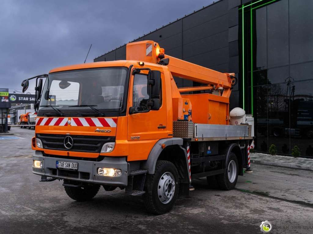 Mercedes-Benz ATEGO 1018 WUMAG WT 170 Platform Lift 17m - Camión con plataforma elevadora: foto 2 Mercedes-Benz ATEGO 1018 WUMAG WT 170 Platform Lift 17m - Camión con plataforma elevadora: foto 2