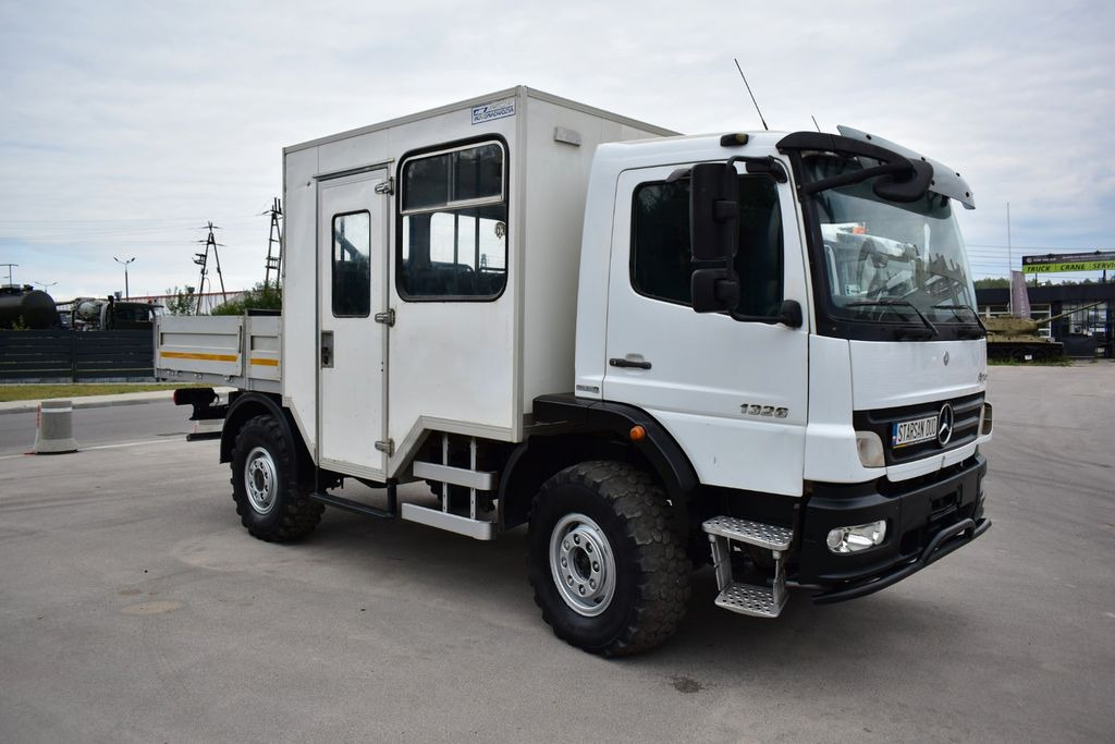 Mercedes-Benz ATEGO 1326 4x4 OFF ROAD CAMPER BUS BOX . - Camión caja cerrada: foto 1 Mercedes-Benz ATEGO 1326 4x4 OFF ROAD CAMPER BUS BOX . - Camión caja cerrada: foto 1