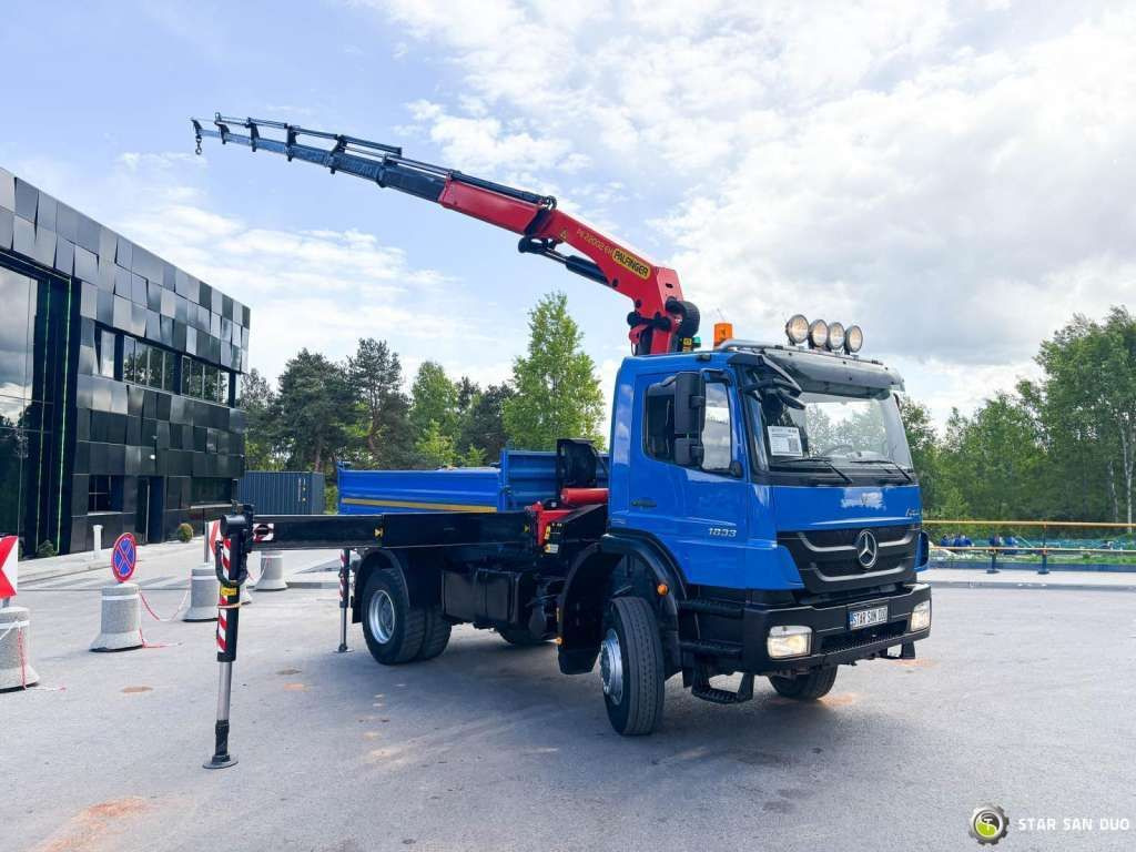 Mercedes-Benz AXOR 1833 4x4 Palfinger PK 22002 EH Crane Winch - Camión volquete: foto 2 Mercedes-Benz AXOR 1833 4x4 Palfinger PK 22002 EH Crane Winch - Camión volquete: foto 2